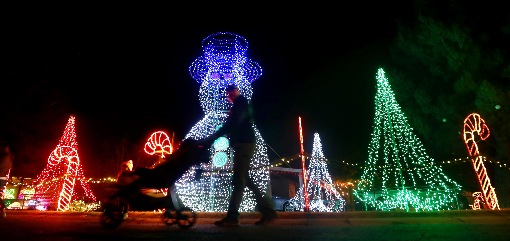 Colder temperatures and chance of rain from Monday 9 Winterhaven Festival of Lights
